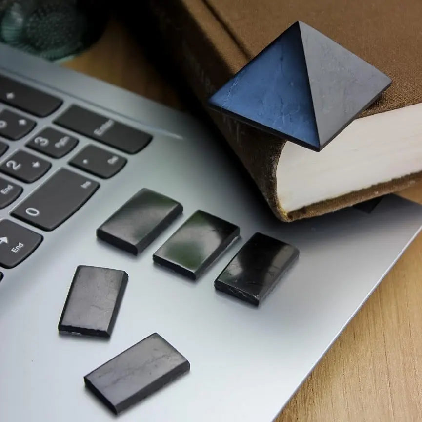 KARELIANMASTERS Shungite Stones Pyramid and Sticker for Phone Set - Crystal Healing Protection KARELIANMASTERS Au supplements