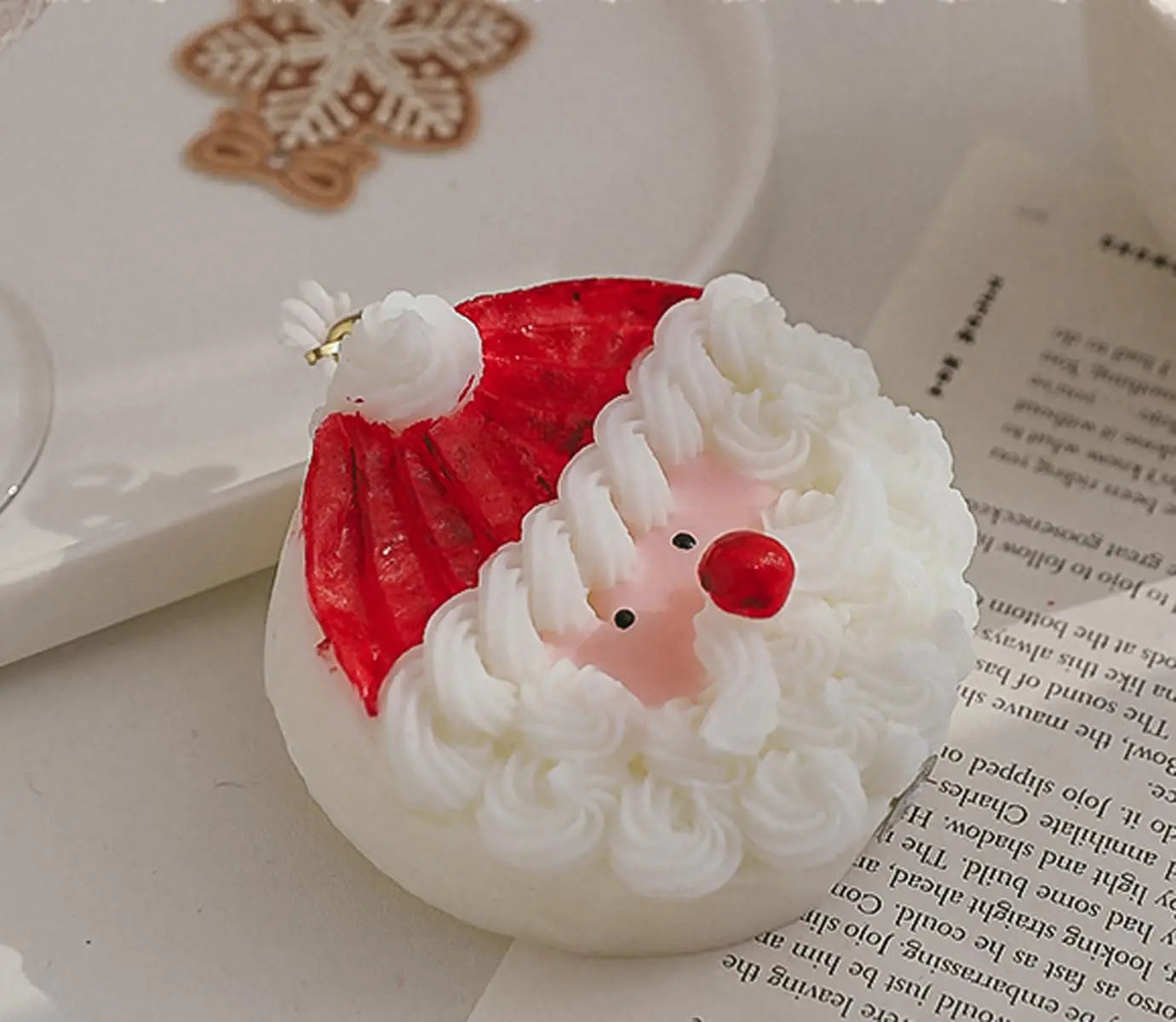 Christmas Cake Scented Candle,110G Handmade Aroma Soy Wax Santa Claus Decorative Candle T-shin Au supplements
