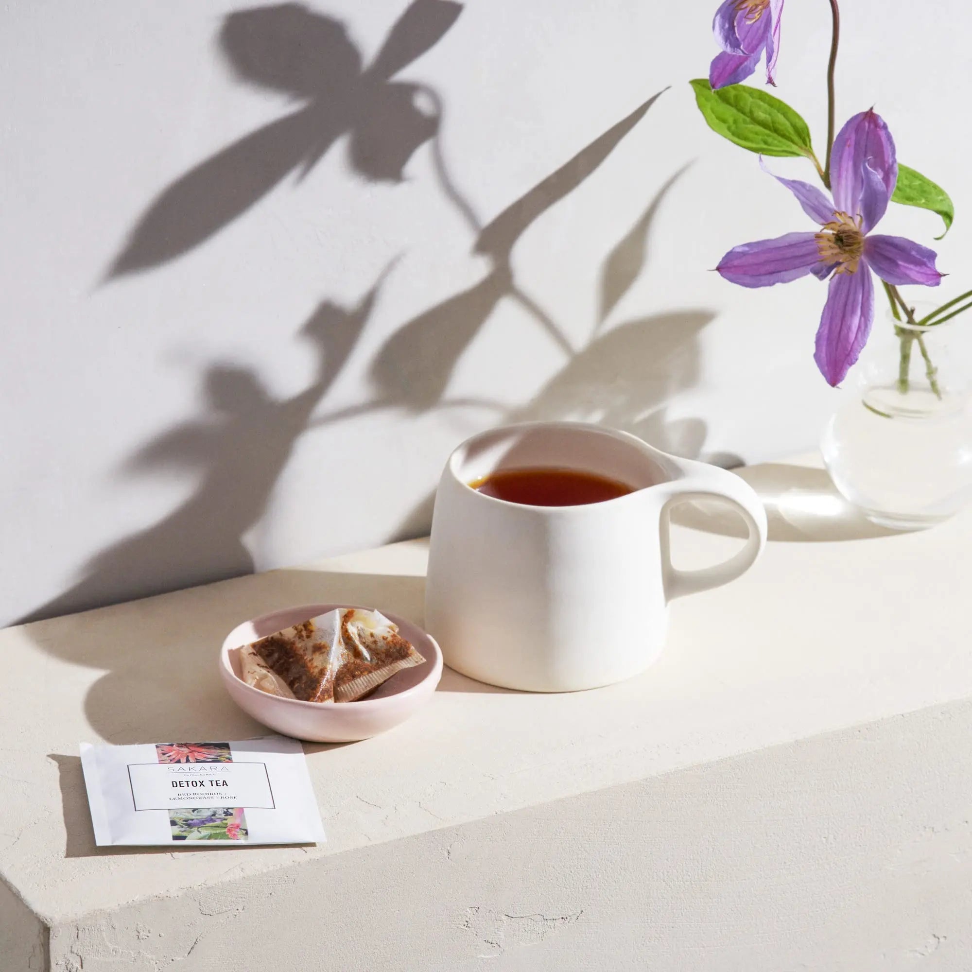 Sakara Detox Tea - Herbal Tea with Rose Petals, Lemon Peel, Lemongrass, & Rooibos SAKARA Au supplements