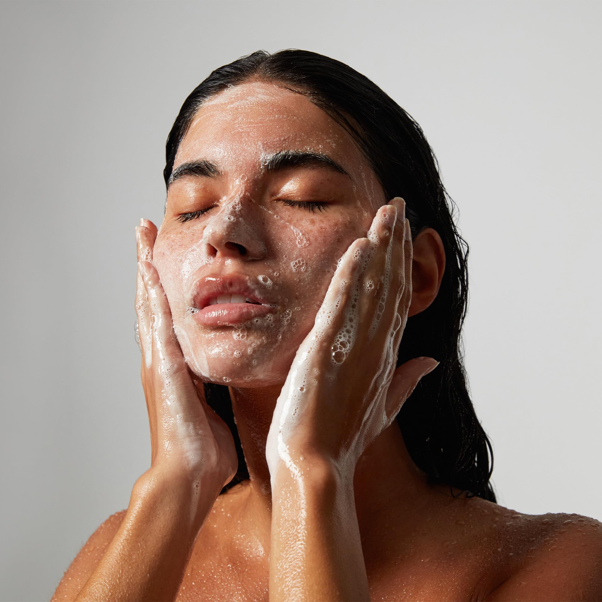 OUAI Detox Facial Cleanser - Deep Cleansing Face Wash with Glycolic Acid, Niacinamide & PHA - Removes Sweat, Dirt & Oil Without Drying - Gentle Face Cleanser for Post-Workout (7.8 Fl Oz) OUAI Au supplements