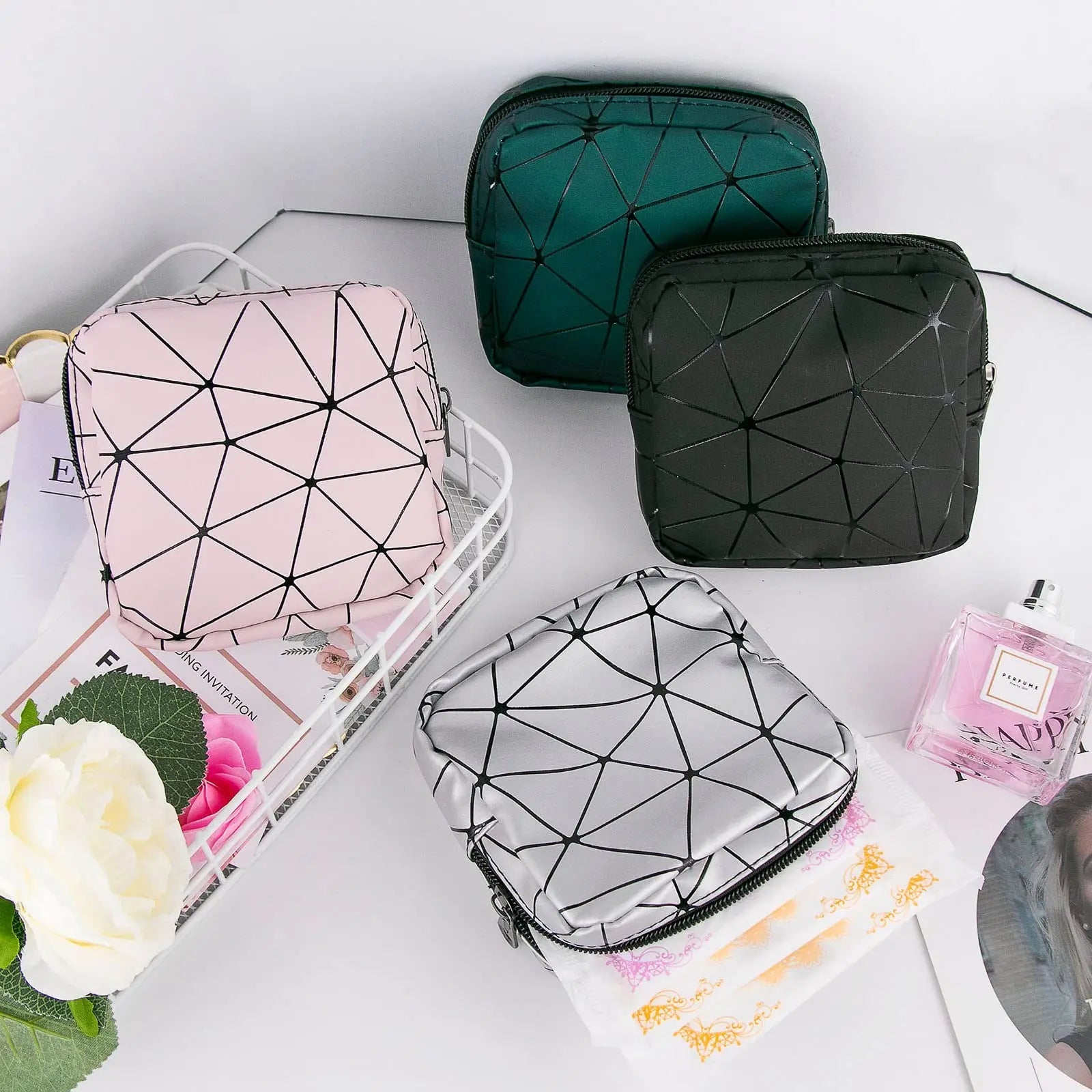 Sanitary Napkin Storage Bags 4PCS Menstrual Cup Pouches Nursing Pad Holder Tampon Bags Bisanzoya Au supplements