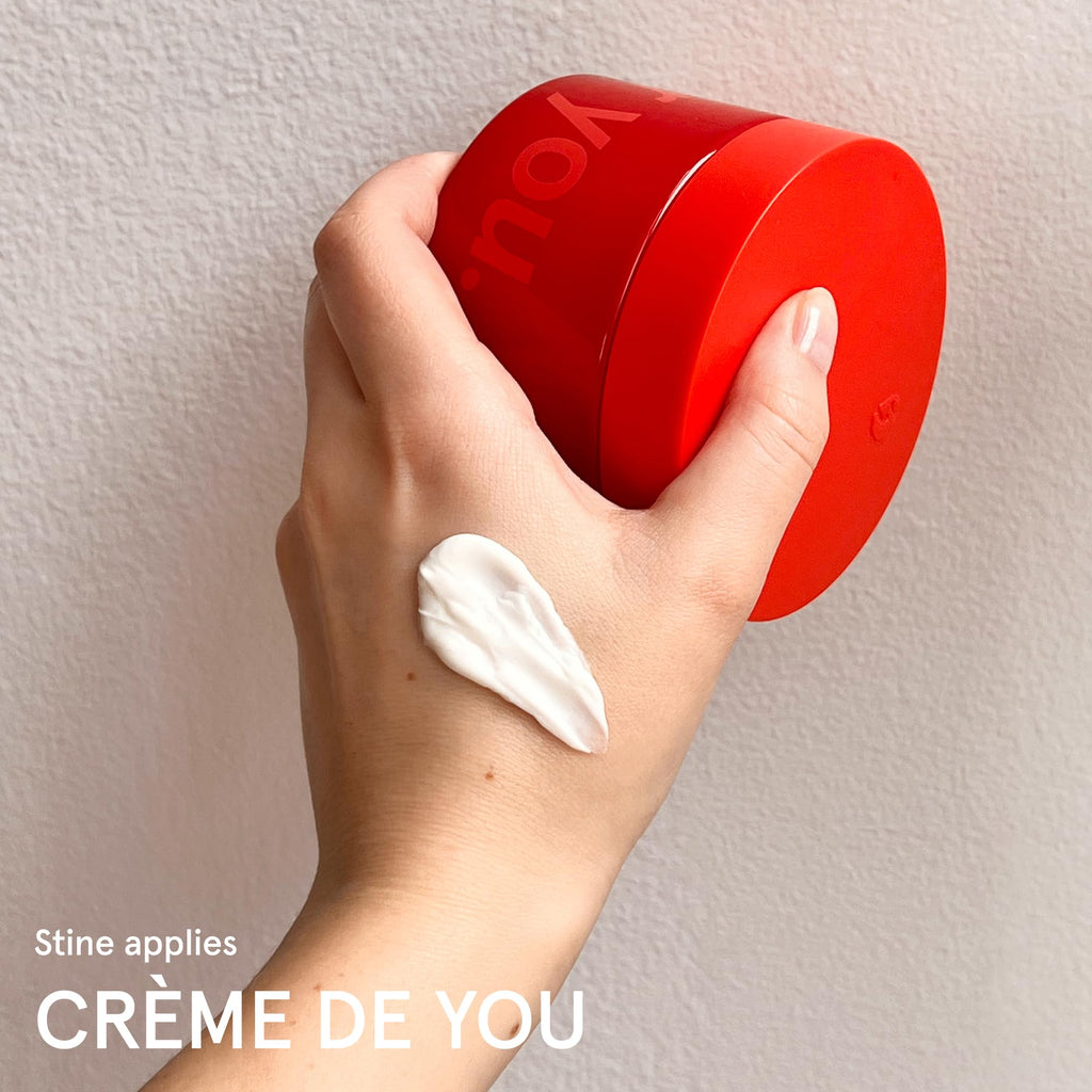 Glossier Crème de You Dry-Touch Body Butter - Signature You Fragrance Scented Body Cream for Dry Skin & 24 Hour Hydration - Shea Butter & Jojoba Oil - Warm & Spicy - Dermatologist-Tested, Vegan, 215ml - TrustMedUSA