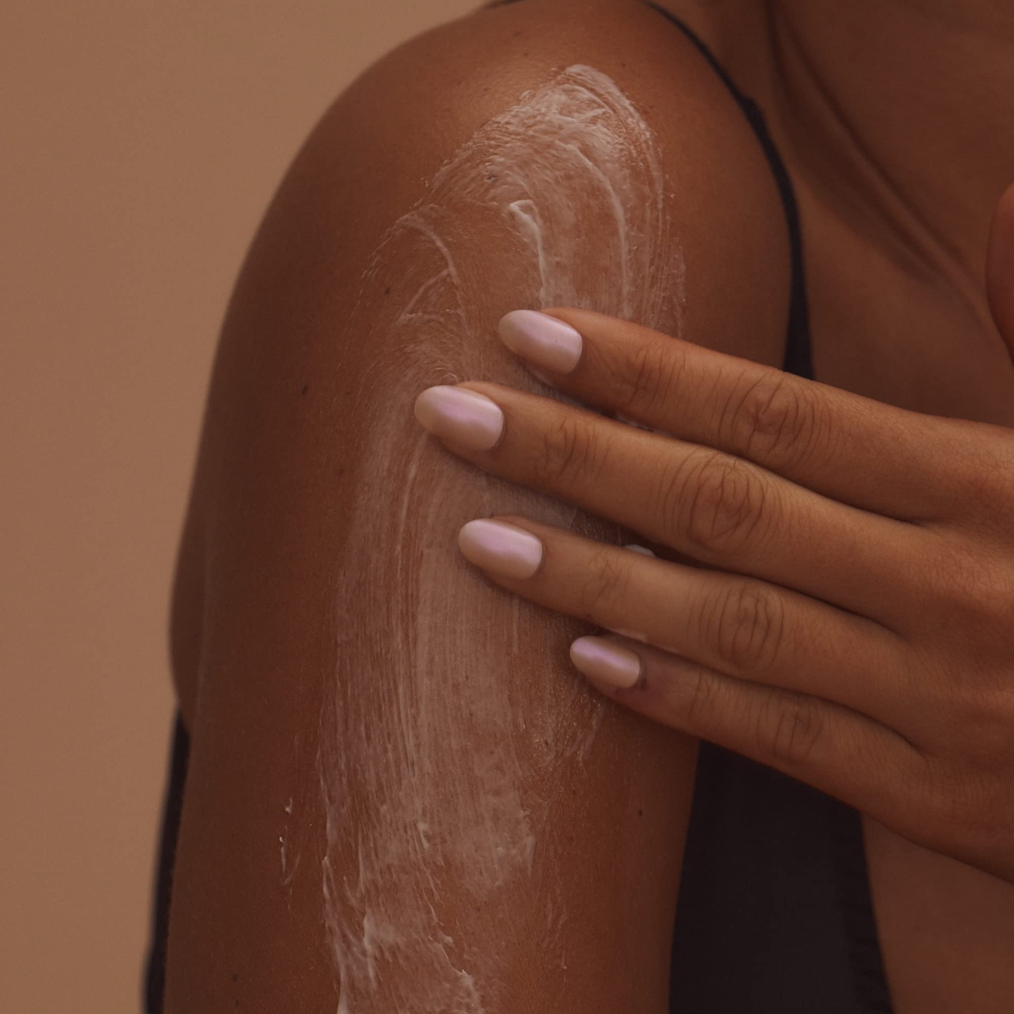 '+ Lux Unfiltered Tall Pour N°14 Body Lotion for Women - Moisturizing Body Cream with Jojoba, Squalane, Shea Butter, Vitamin C & Hyaluronic Acid - Hydrating Body Lotion, Non-Greasy - Santal - TrustMedUSA