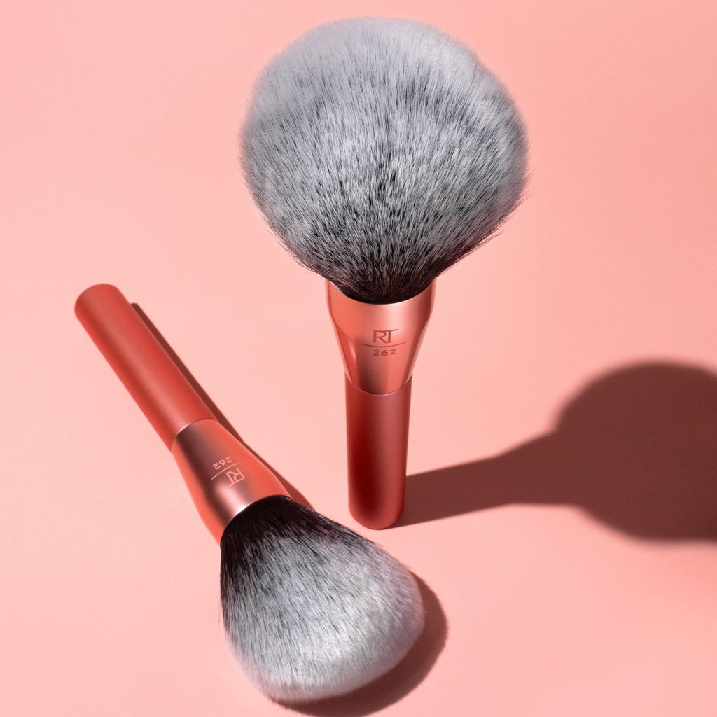Real Techniques Extra Big Powder Brush, Large Makeup Brush For Powder, Fluffy Head For All-Over Setting, XL Oversized Brush For Quick Application, Cruelty-Free, Synthetic Bristles, 1 Count - TrustMedUSA