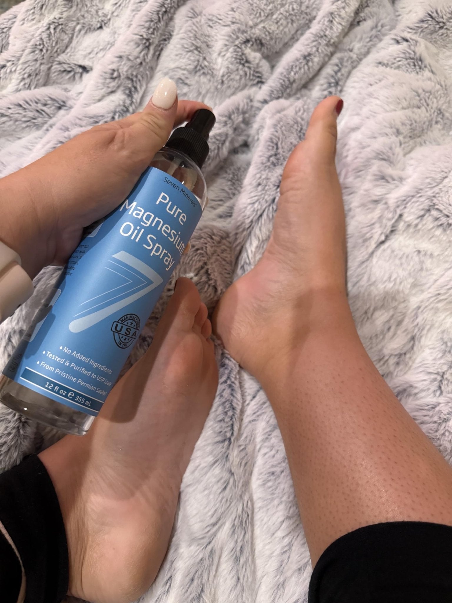 Seven Minerals Pure Magnesium Oil Spray, Big 12oz, USP Grade, Extra Strength, for Feet, Sleep, Muscle Pain & Cramps - Mined in The USA - TrustMedUSA