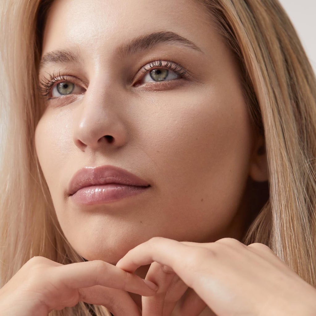 Summer Fridays Sheer Skin Tint - Skin Tint with Hyaluronic Acid - Helps Diminish Uneven Skin Tone - Sheer to Light Coverage - Shade 2 - Light with Cool Undertones (1 Fl Oz) - TrustMedUSA